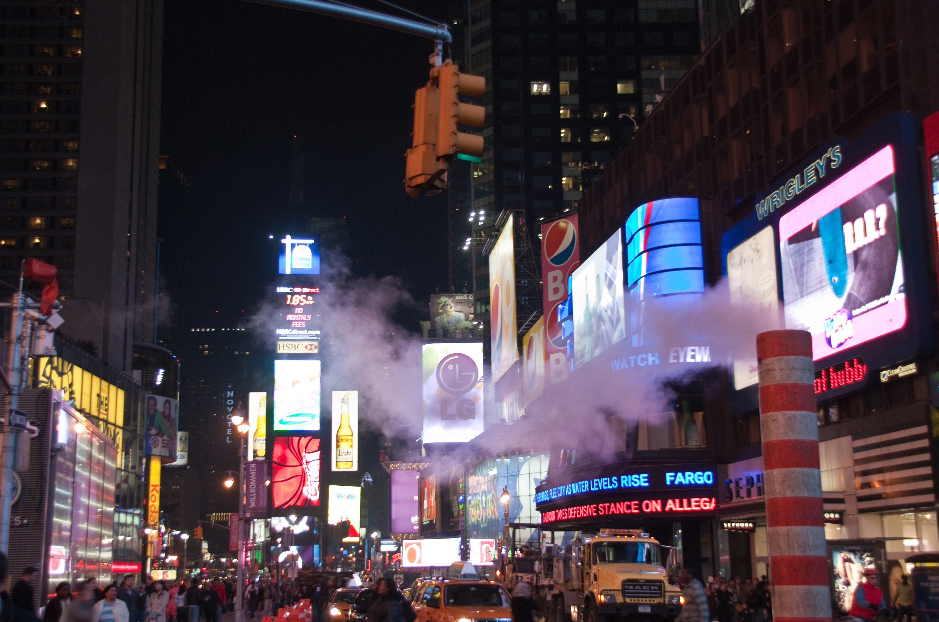 Times Square de noche, Nueva York, Estados Unidos Times Square de noche, Nueva York, Estados Unidos